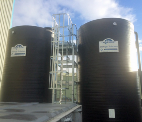 025 thermoplastic chemical storage tanks with ladderwork